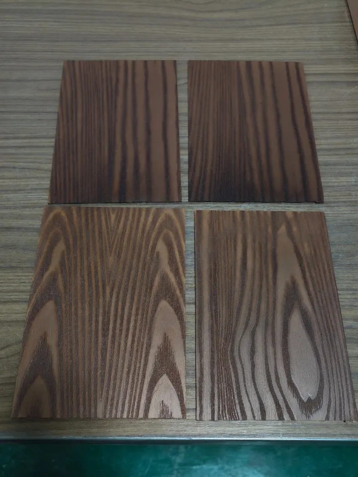 Muestras de chapa de madera para aprobación del acabado
