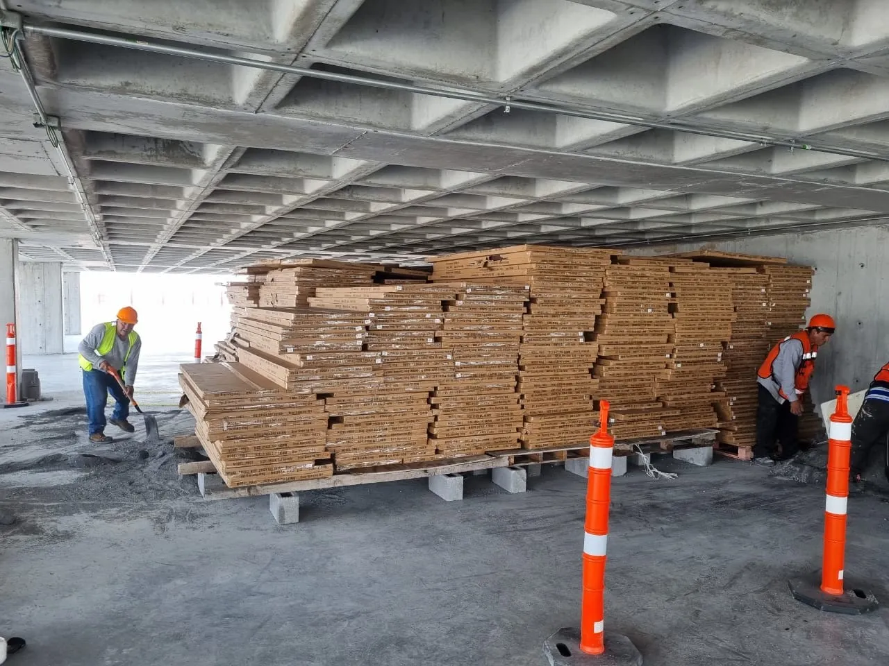 Puertas entregadas y estibadas en obra